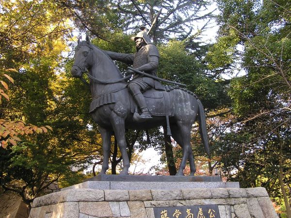 藤堂高虎の銅像の写真