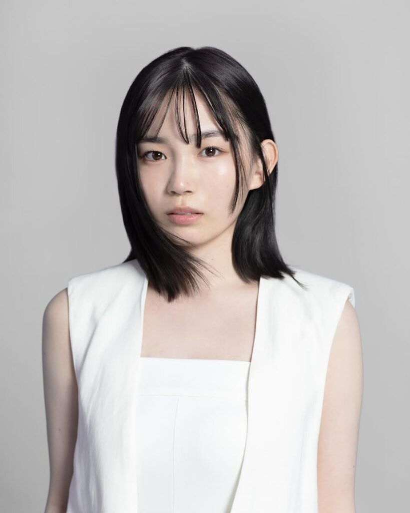 映画『正体』や『グラスハート』に主演した俳優（女優）の宮崎優の所属事務所フラームの宣材写真