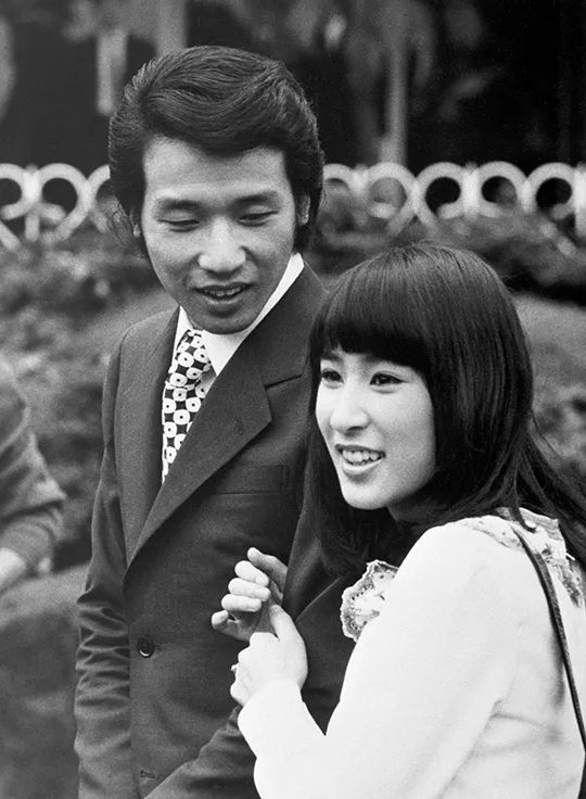 離婚回数が多い芸能人
藤圭子と最初の夫・前川清の写真